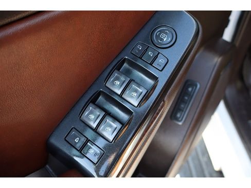 Used 2015 Chevrolet Tahoe LTZ RWD image 30