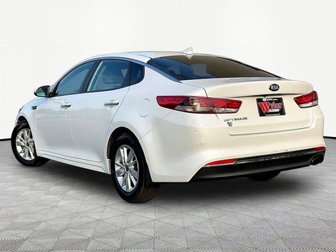 Used 2017 Kia Optima LX FWD image 4