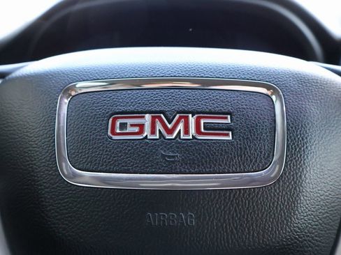 Used 2019 GMC Acadia SLT image 29