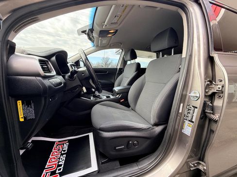 Used 2018 Kia Sorento FWD image 19