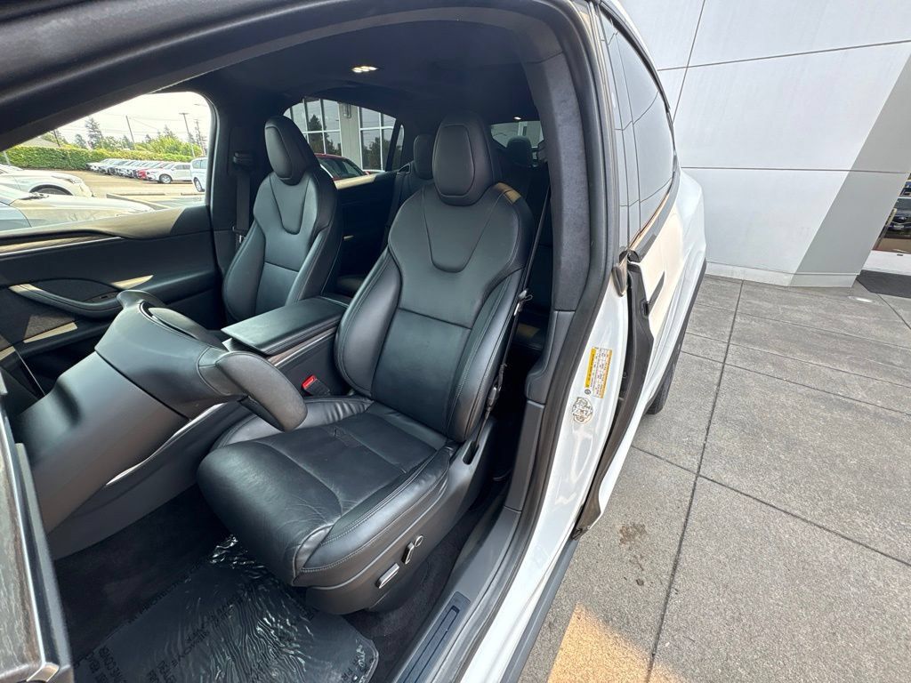 Used 2022 Tesla Model X AWD/4WD image 12