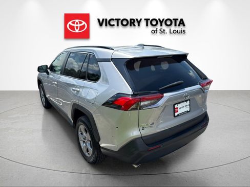 Used 2024 Toyota RAV4 XLE FWD image 5