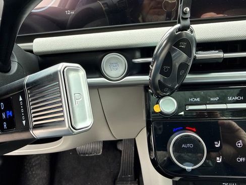 New 2026 Hyundai Tucson Limited image 64