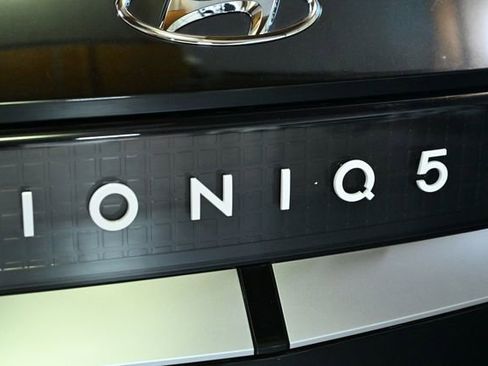 Used 2024 Hyundai Ioniq 5 SEL RWD image 12