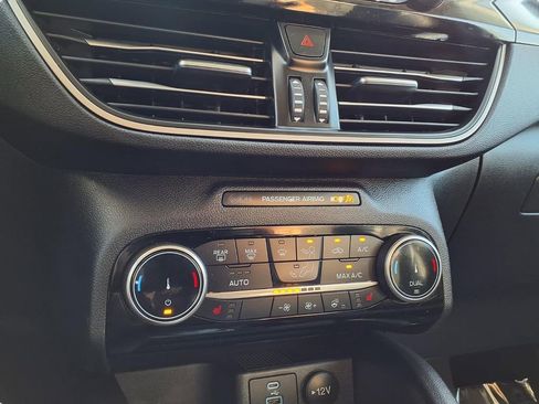 Used 2022 Ford Escape SEL w/ SEL Stealth AWD Package image 17