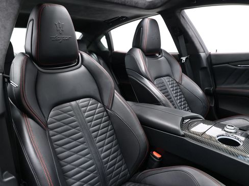 Used 2022 Maserati Quattroporte Trofeo RWD image 90