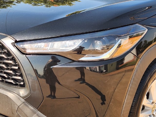 Used 2023 Toyota Corolla Cross LE AWD/4WD image 6