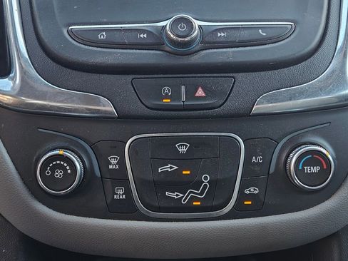 Used 2022 Chevrolet Equinox LT AWD/4WD image 28