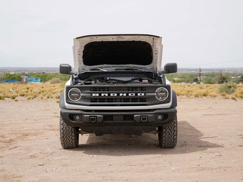 Used 2024 Ford Bronco Black Diamond AWD/4WD image 3