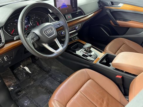 Used 2023 Audi Q5 2.0T Premium w/ Convenience Package AWD/4WD image 9