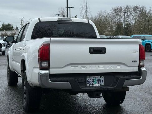 Used 2022 Toyota Tacoma SR5 image 3