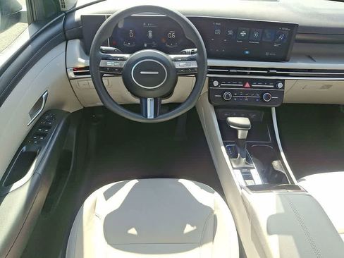 Used 2025 Hyundai Tucson SE FWD image 19