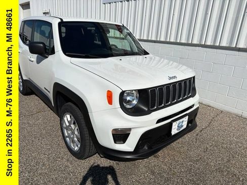 Used 2023 Jeep Renegade Latitude AWD/4WD image 7