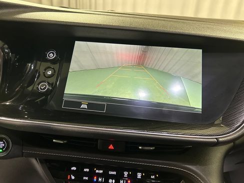 Used 2022 Buick Envision Preferred FWD image 16