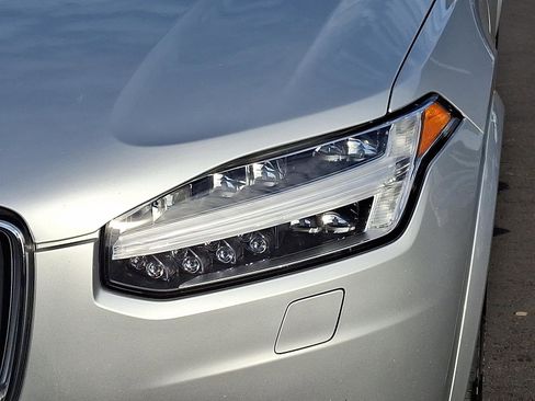 Used 2021 Volvo XC90 T8 Inscription Expression w/ Climate Package image 8