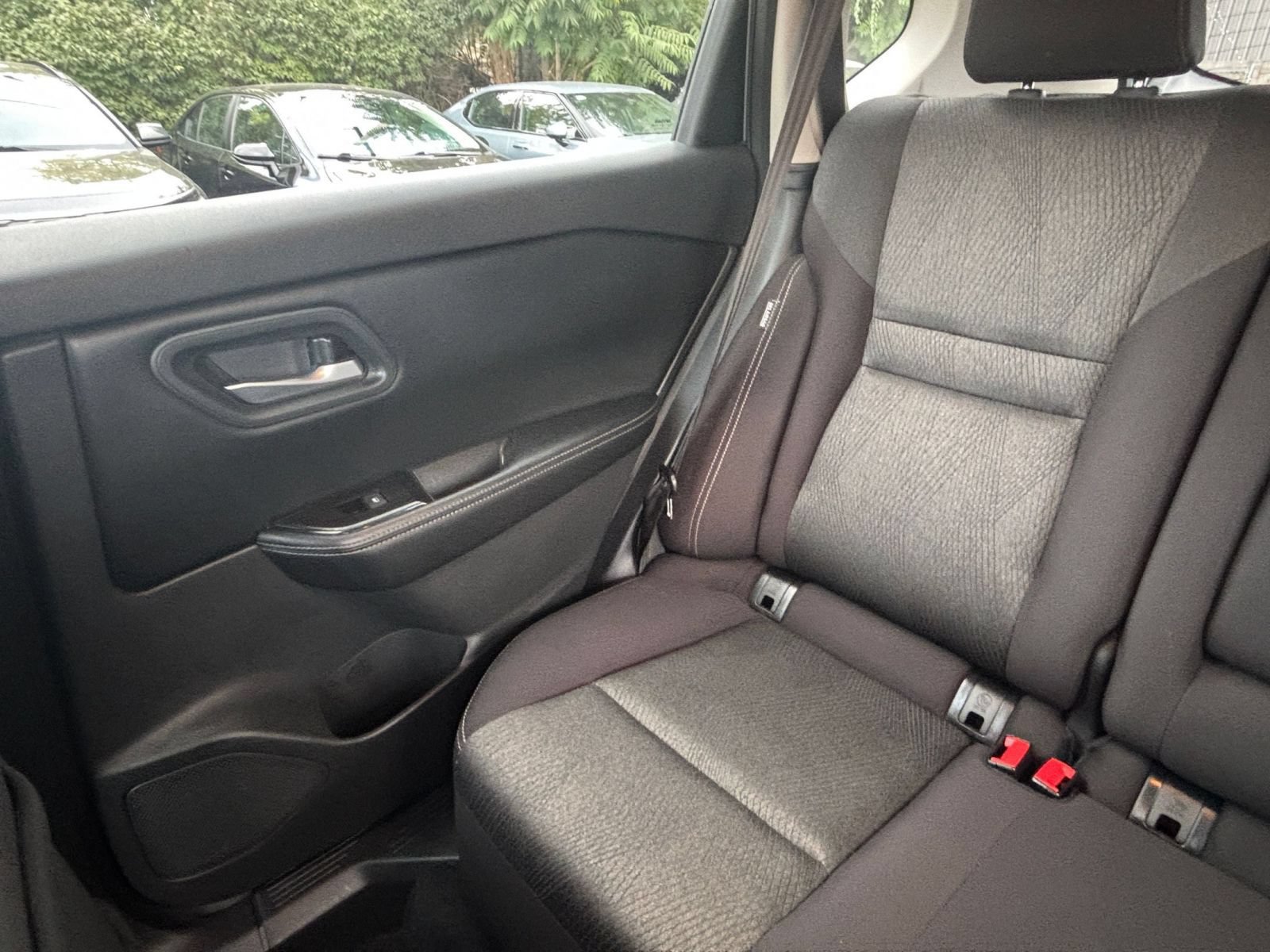 Used 2025 Nissan Rogue SV AWD/4WD image 38