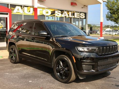 Used 2021 Jeep Grand Cherokee L Laredo AWD/4WD image 3