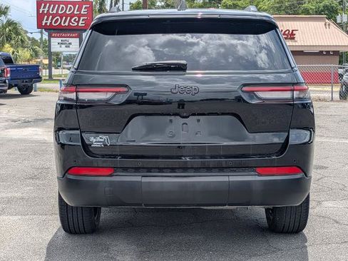 Used 2023 Jeep Grand Cherokee L Laredo RWD image 5