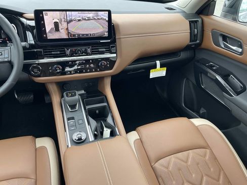 New 2026 Nissan Pathfinder Platinum w/ Lighting Package AWD/4WD image 15