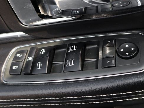 Used 2013 RAM 1500 Laramie w/ Convenience Group image 15