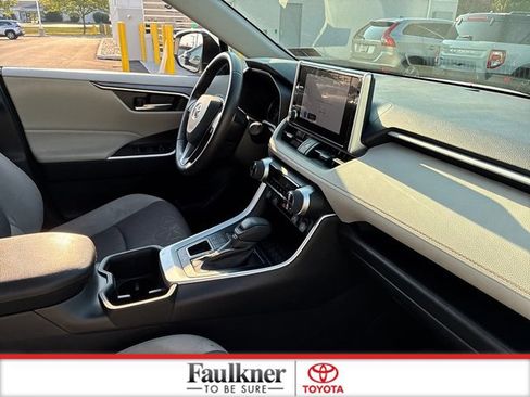 Used 2025 Toyota RAV4 XLE w/ Convenience Package AWD/4WD image 22
