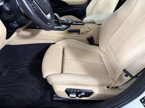 Used 2018 BMW 330i xDrive Sedan w/ Convenience Package AWD/4WD image 11