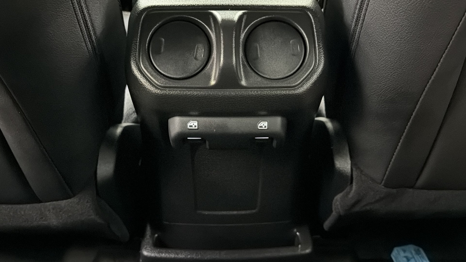 Used 2024 Jeep Wrangler Unlimited AWD/4WD image 34