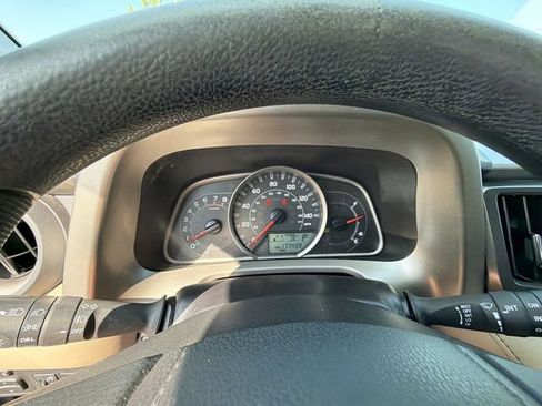 Used 2014 Toyota RAV4 XLE AWD/4WD image 27