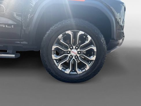 Used 2023 GMC Canyon Denali AWD/4WD image 15