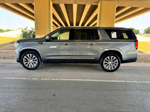 Used 2021 GMC Yukon XL Denali w/ LPO, Illumination Package AWD/4WD image 6