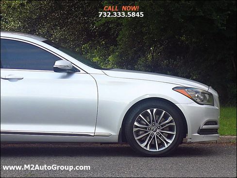 Used 2015 Hyundai Genesis 3.8 image 23