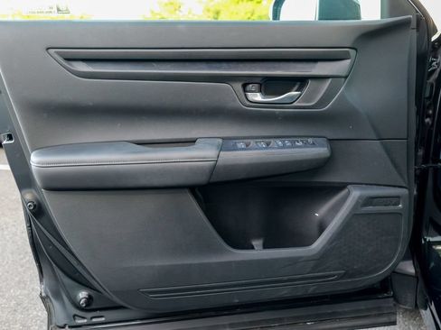 Used 2025 Honda CR-V EX image 15