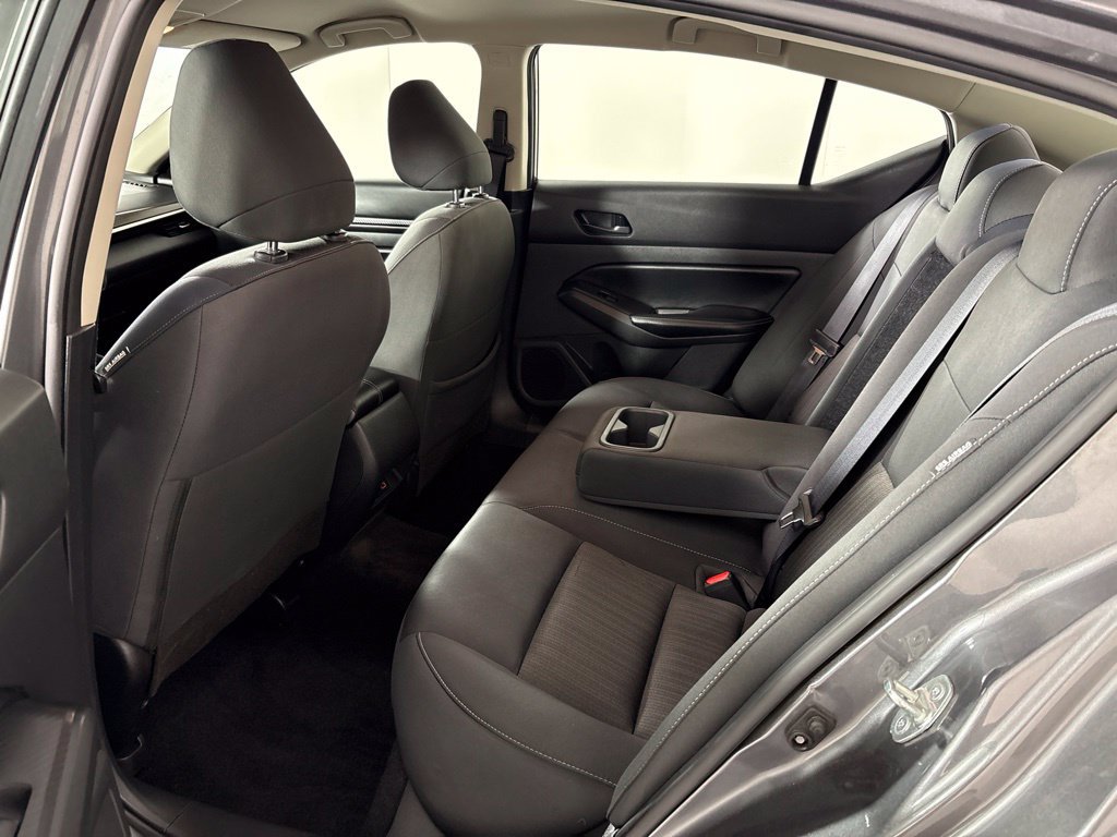 Used 2024 Nissan Altima 2.5 SV FWD image 22