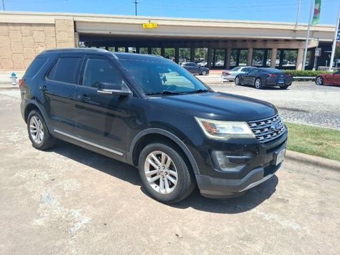 Used 2016 Ford Explorer XLT w/ Equipment Group 202A FWD image 1