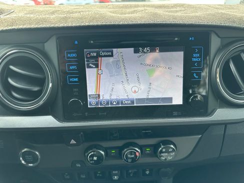 Used 2018 Toyota Tacoma TRD Sport w/ Technology Package image 12