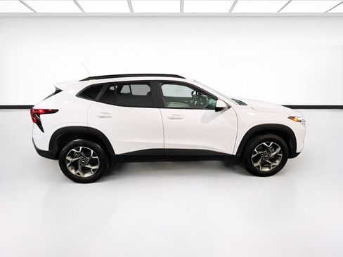 Used 2024 Chevrolet Trax LT w/ Driver Confidence Package FWD image 22