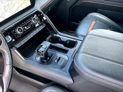 Used 2023 GMC Sierra 1500 AT4 image 17