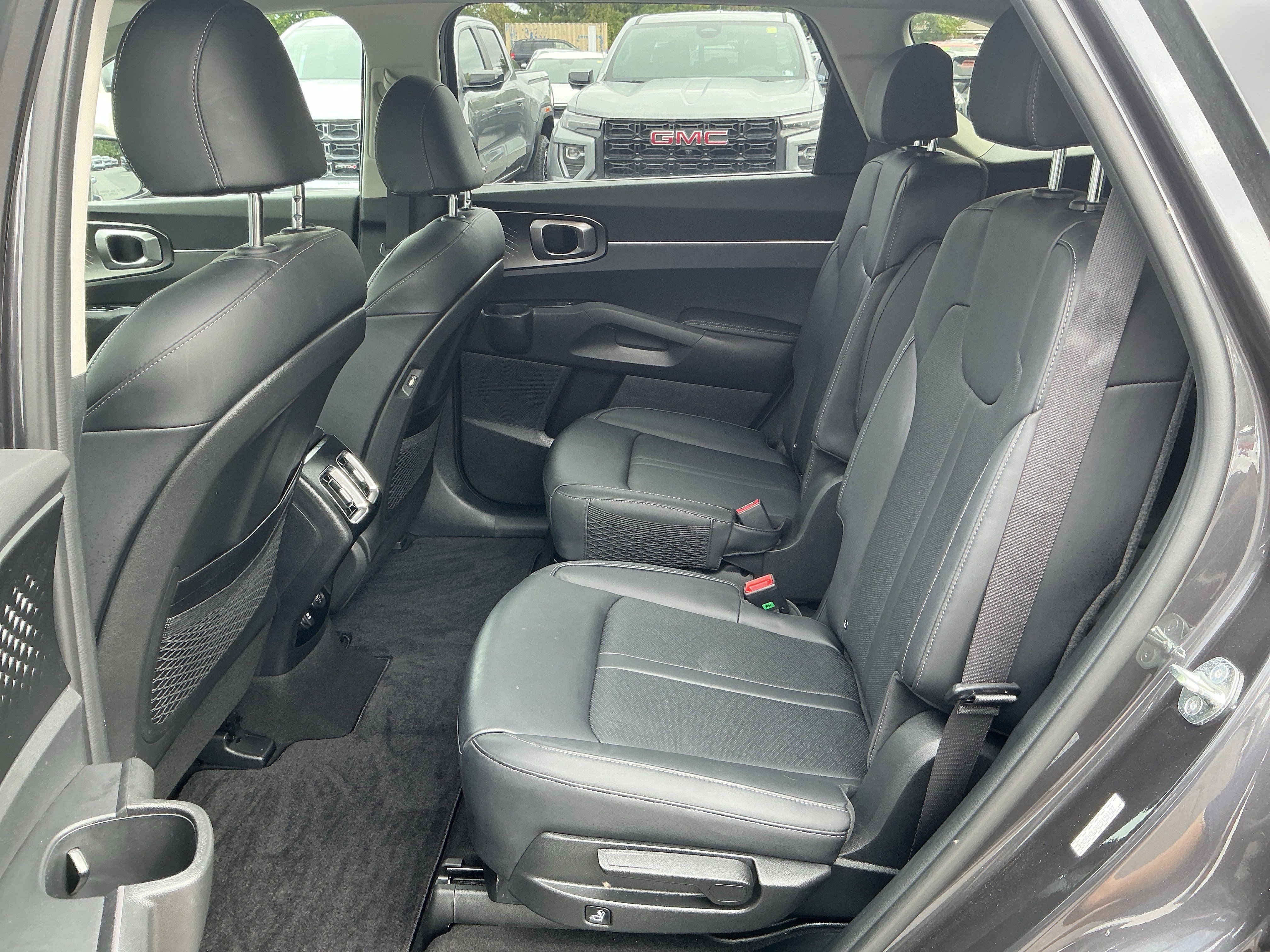 Certified 2023 Kia Sorento EX AWD/4WD image 10