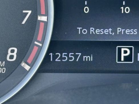 Certified 2024 Nissan Titan SV w/ SV Convenience Package image 28