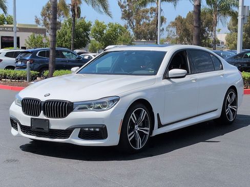 Used 2019 BMW 750i w/ M Sport Package RWD image 5