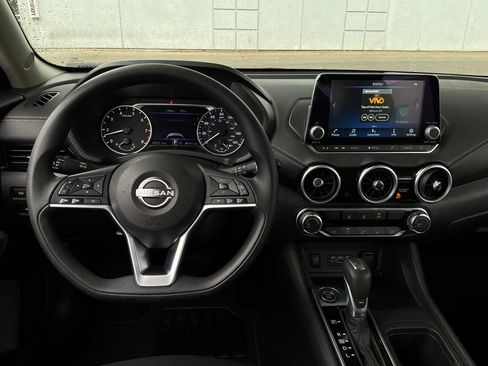 Used 2025 Nissan Sentra SV FWD image 12