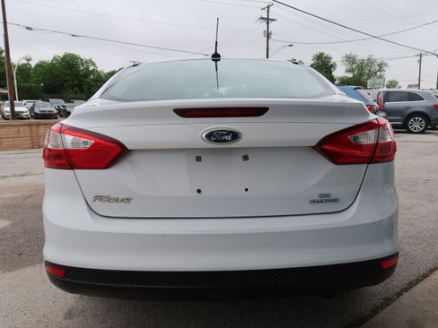 Used 2013 Ford Focus SE FWD image 10
