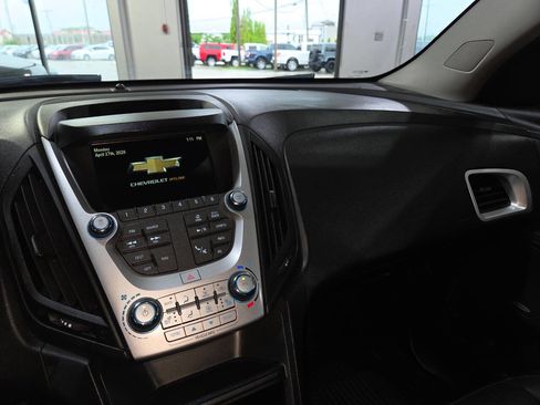 Used 2017 Chevrolet Equinox Premier w/ Enhanced Convenience Package FWD image 33