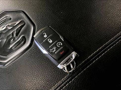 Used 2023 RAM 1500 Laramie AWD/4WD image 30