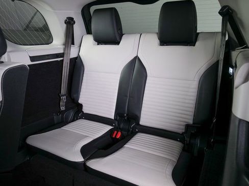 New 2026 Land Rover Discovery Dynamic SE AWD/4WD image 21