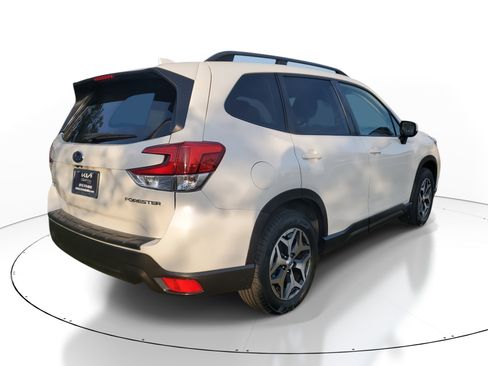 Used 2020 Subaru Forester Premium w/ Popular Package #1 image 3