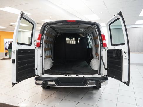 Used 2021 Chevrolet Express 2500 Work Van 3D Cargo Van w/ Driver Convenience Package image 9