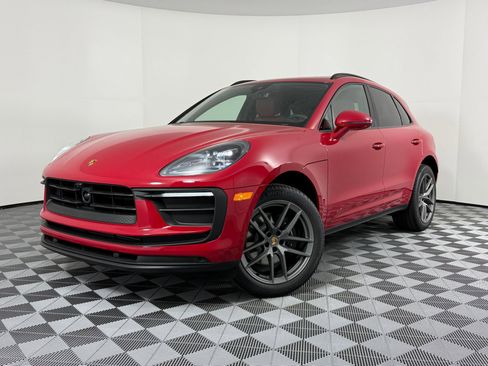Certified 2026 Porsche Macan AWD/4WD image 1