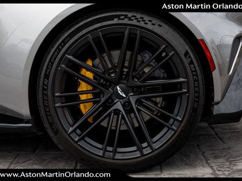 Used 2025 Aston Martin V8 Vantage Coupe image 39