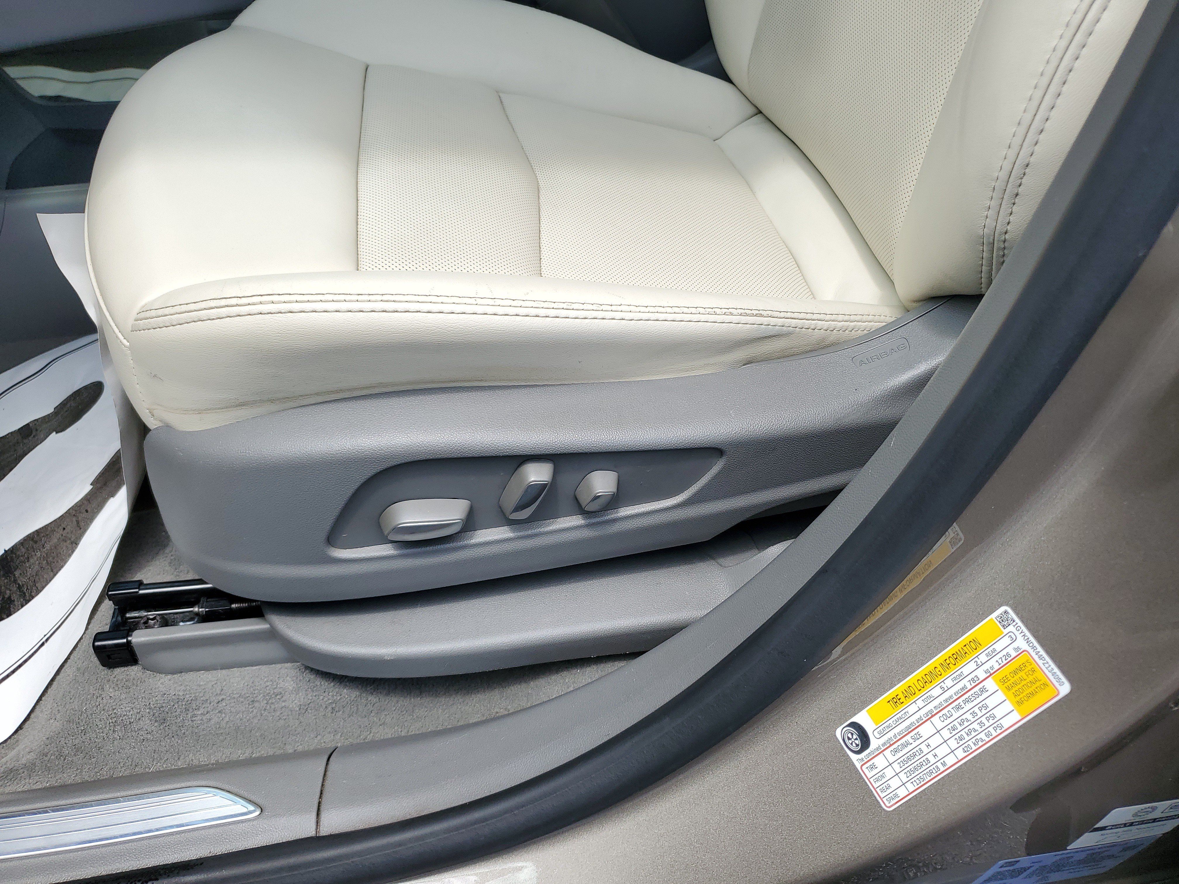 Certified 2023 Cadillac XT5 Premium Luxury AWD/4WD image 18
